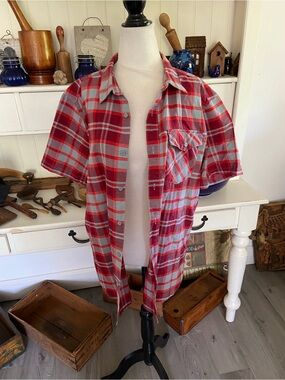 Mountain Hardwear Red and Gray Plaid Short-Sleeve Button-Up Shirt